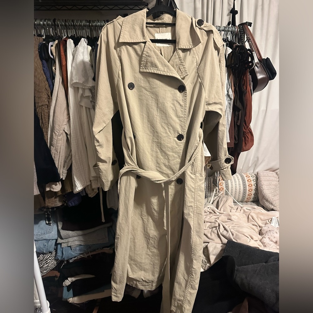 Everlane Classic Tan Trench Coat